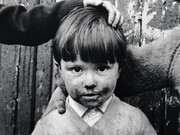 David Peat
Grubby boys with two hands Limited edition of 50
Silver gelatin print
13.5 x 19.5 ins (34 x 50 cms)