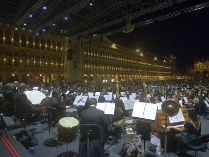 Orchestra e coro Teatro La Fenice Photo di Michele Crosera