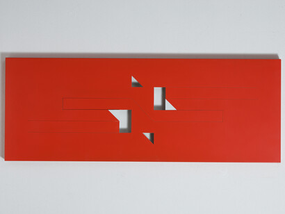Grazia Varisco, Risonanza al tocco (rossa). Omaggio a B.M., 2010, paint on aluminium, 120 x 45 cm, photo by Thomas Libis, courtesy Cortesi Gallery, Grazia Varisco