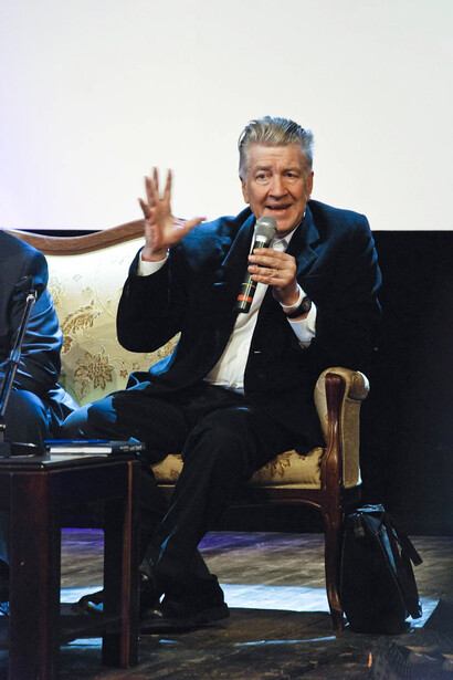 La mirada de Lynch, influida por la meditación y la introspección, convirtió al cine en un espacio de exploración espiritual y psicológica más que en un mero relato
