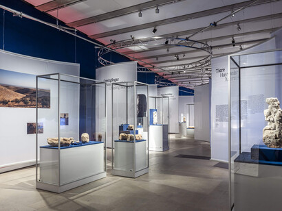 Gebaute gemeinschaft. Göbeklitepe, Taş tepeler und das leben vor 12.000 jahren, ausstellungsansicht. Mit freundlicher genehmigung der James-Simon-Galerie