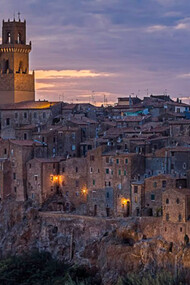 Tramonto su Pitigliano
