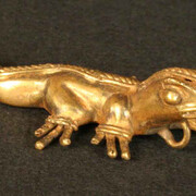 Pendiente zoomorfo: lagartija

Materiales: Metal

Tardío. V-VI. 700- 1530 d.C.