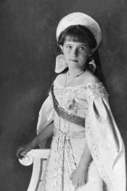 Gran duquesa Anastasia de Rusia, fotografía de 1910. Su figura encarna el anhelo universal de reconstruirse tras la pérdida y hallar un propósito en medio del caos