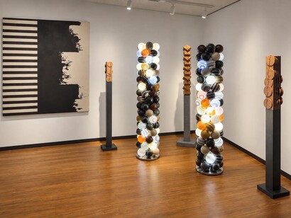 Park Eun Sun and Mario Botta, Sculpture and architecture between East and West, exhibition view. Courtesy of Contini Art Gallery