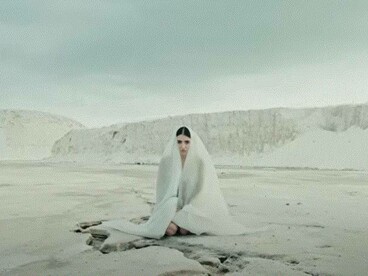 Joan Thiele, videoclip del brano "Bacio sulla fronte"