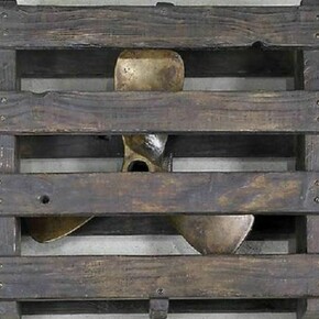 Ian Hamilton Finlay, Chrysalis, 1996, bronze, 6.3 x 21.65 x 20.08 in
16 x 55 x 51 cm, edition unique, IF0556