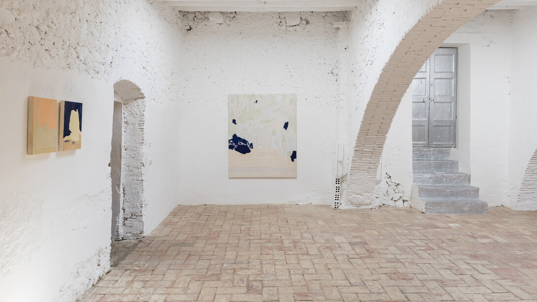 Alba Suau, Plaza blanca, exhibition view. Courtesy of Alzueta Gallery