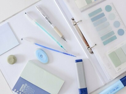 Per organizzarsi meglio (ora) e al meglio (domani) ognuno può fare come meglio (e tre...)crede a seconda dei propri orientamenti, scegliendo tra le macrofamiglie della carta e delle applicazioni, ed all’interno di queste tra agenda, diario, calendario o altro oppure software, dal più semplice al più complesso