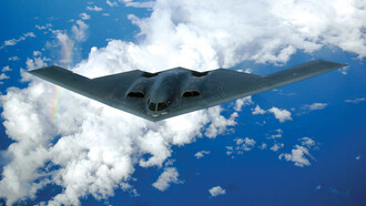 Diego García, la principal isla de Chagos, es hoy una de las mayores bases militares que EE.UU tiene en el extranjero y una de las pocas habilitadas para el servicio del bombardero estratégico Northrop Grumman B-2 Spirit