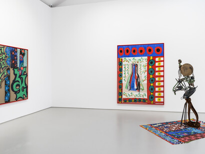 Ida Ekblad, Exhibition view. Courtesy the artist and Galerie Max Hetzler, Berlin | Paris. Photo : Charles Duprat