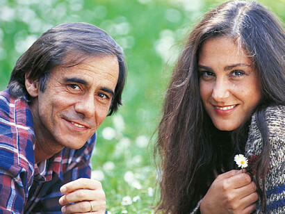 Con Roberto Vecchioni condivide anche l’impegno sociale