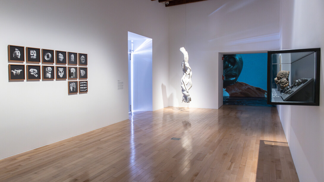 Varios artistas, El tiempo en las cosas III. Salas de Arte Contemporáneo, vista de exhibición. Cortesía del Museo Amparo