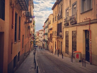 Madrid. Calle vacía en el barrio de Lavapiés