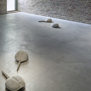 400 Million Years, Exhibition view. Courtesy of König Galerie