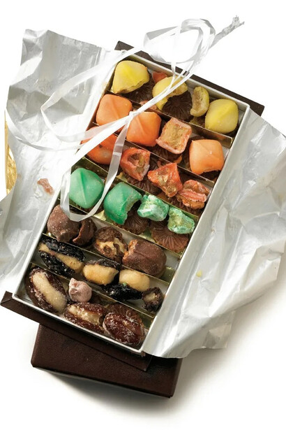 Chuck Ramirez, Candy tray: Fouquet's, Paris, 2003, 2011. Courtesy of Ruiz-Healy Art Gallery