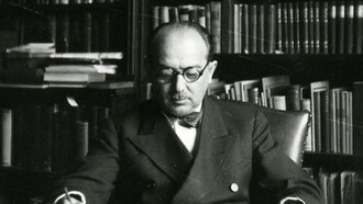 Hans Kelsen fue un jurista y filósofo austríaco de origen judío