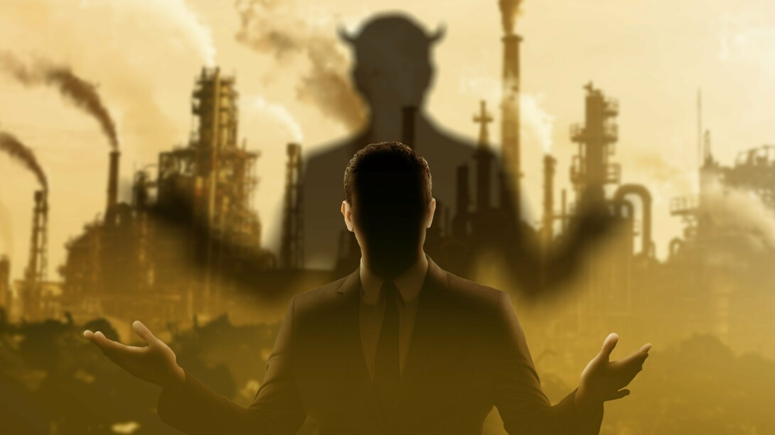 Essas sanções, estabelecidas contra pessoas, empresas, regiões e para determinados produtos, interferem diretamente no comportamento mercadológico em questão bem como, nos próprios preços, principalmente. Tratando-se do mercado de importação e exportação global, interfere em toda a cadeia mundial de produção, distribuição e comércio. Este artigo vem mesmo a complementar os meus livros de Diplomacia Moderna, Económica e Comercial, preparados, editados e com lançamento neste mesmo período de 2014 á 2024, que não especificaram este assunto no seu todo mas, em partes e subtilmente, deixando margem à mesmas interpretações, a partir dos conceitos e considerações dos seus assuntos principais e correlatos