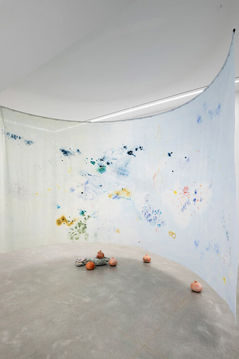 Agnes Waruguru, Slow steady stillness, vista della mostra. Per gentile concessione di Vistamare