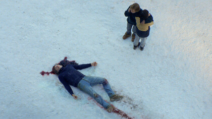 Anatomia de uma Queda mergulha na ambiguidade entre suicídio e homicídio através de uma trama judicial intrigante, onde a verdade e a culpa se entrelaçam de forma perturbadora. Foto divulgação do filme