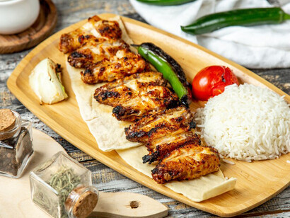 Chicken wings kebab with rice side 