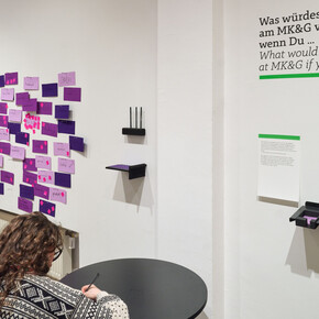 Verschiedene künstler, Wer bist du? Ausstellungsansicht. Mit freundlicher genehmigung des Museums für Kunst und Gewerbe Hamburg