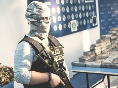 Miembro del cuerpo antidrogas de la Policía de Uruguay