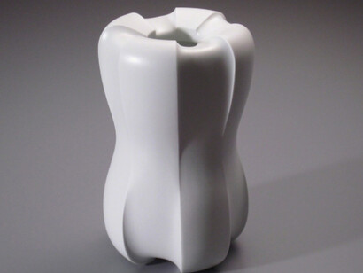 Japanese Living National Treasures in Porcelain. Courtesy of Onishi Gallery