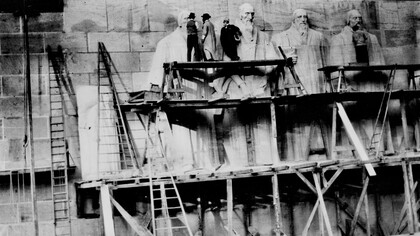 Das Internationale Reformationsdenkmal: die Statuen wurden von den beiden französischen Bildhauern Paul Landowski (in der Mitte) und Henri Bouchard (links) ausgeführt