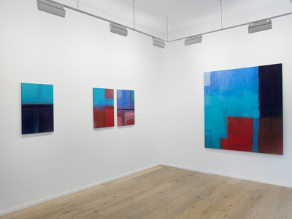 The Woman Who Walks With Me. Courtesy of Galeria Nara Roesler