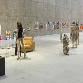Isa Genzken. Courtesy of König Galerie