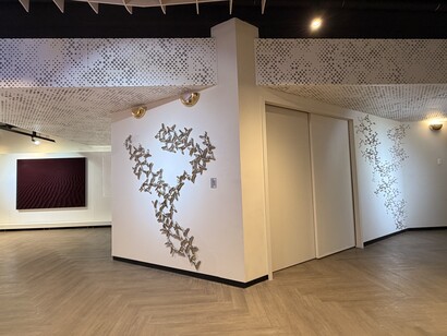 Loris Cecchini, The fluid guest, exhibition view. Courtesy of Diana Lowenstein Gallery