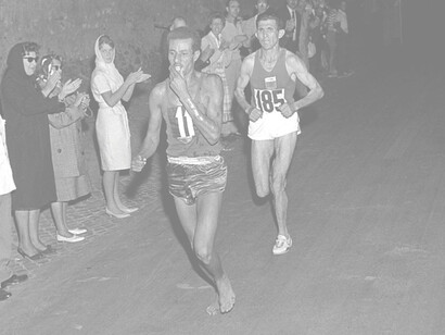 L’etiope Abebe Bikila correva a piedi scalzi