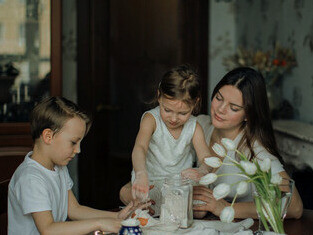 Dodging obstacles both on the path of parenthood and career, this mother juggles responsibilities with grace, proving that choices need not be mutually exclusive