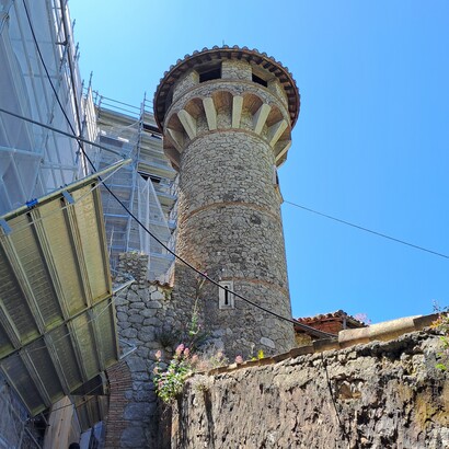 Castello Massimo, Torrione circolare, Arsoli Roma, Italia, ph. Roberto Luciani