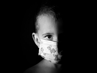 La parte de la cara que queda cubierta por la mascarilla: boca, mejillas, la punta de la nariz, reduce notablemente lo que nos puede transmitir la persona que tenemos enfrente