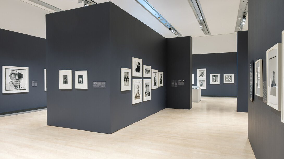 Richard Avedon, Entre creativos, vista de exhibición. Cortesía del Phoenix Art Museum