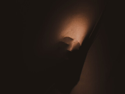 Participe da exposição Oscura Kermés Oscura e veja como a arte pode ajudar a preservar a memória e a verdade sobre as vítimas da ditadura Argentina. Foto tirada pelos autores da exposição OKA: Gustavo Hennekens, Victoria Puigcernau, Valentina Arlettaz e Félix Lenzi Colman