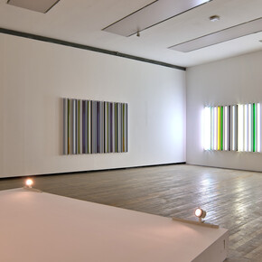 Varios artistas, Penumbra: Dia art foundation, vista de exhibición. Cortesía de Fundación Proa