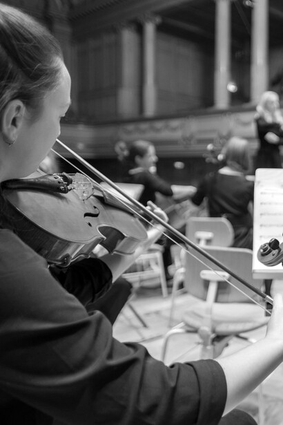 Las diferencias en las definiciones utilizadas dependen de los campos de actividad que cubren y en el interés que los usuarios de cada definición tienen