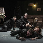 Flesh. Avec l'aimable autorisation du La Comédie de Clermont-Ferrand