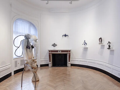 Leo Orta, Uncanny in the man sane. Être-anges (ways of being), vista della mostra. Per gentile concessione della Galerie Christophe Gaillard