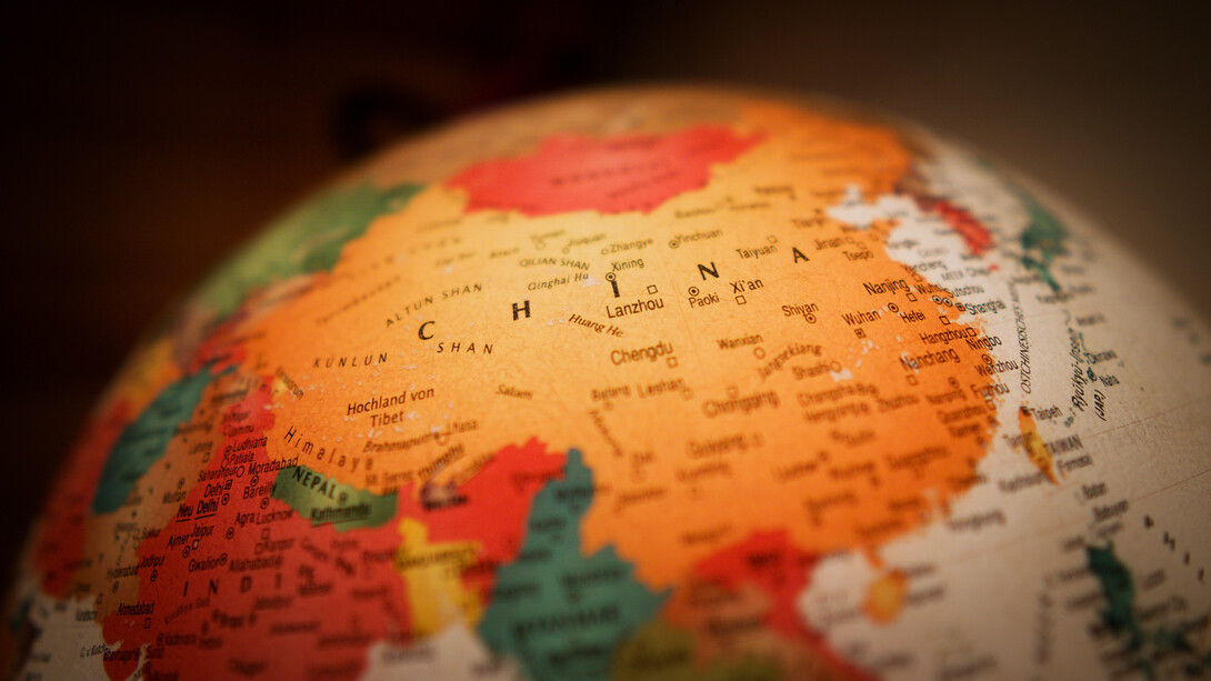 Globo terráqueo (mapamundi) enfocado en el territorio perteneciente a la República Popular China