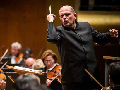 Gervasio, muy joven todavía, había salido del país con una beca para terminar su formación musical en uno de los conservatorios más prestigiosos de Europa