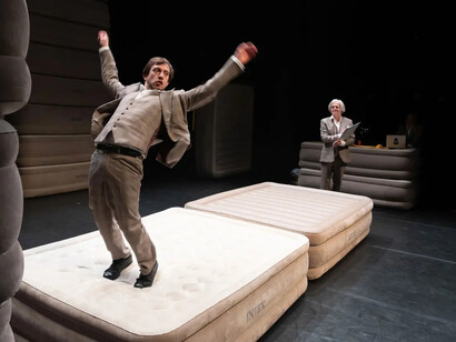 Voyage en Ataxie. Avec l'aimable autorisation du Les Célestins, Théâtre de Lyon