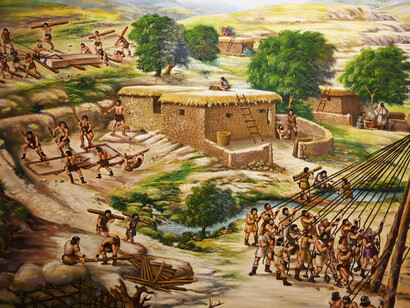 El museo tiene vitrinas sobre la historia antigua, con quizá algunos objetos como un diente de mamut, o con algunas reconstrucciones mostradas en pinturas en las paredes. Al estar el Göbeklitepe cerca, las reconstrucciones eran espectaculares. Museo de la ciudad de Urfa en Gölbaşı y el castillo de Urfa