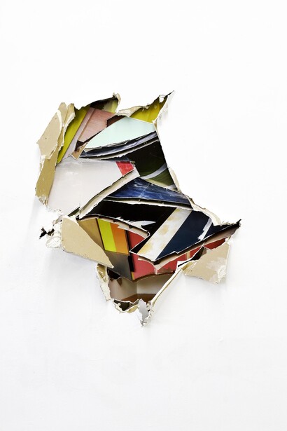 Felix Schramm, Multilayer 295, 2019, plasterboard, wood, aluminium, color, inkjet print, 170x130 cm