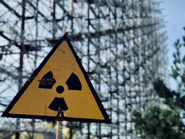 Il disarmo non può limitarsi ad accordi sulla riduzione degli armamenti: richiede un cambiamento culturale che sostituisca la competizione, l'aggressività e la logica della sopraffazione con la cooperazione e il dialogo