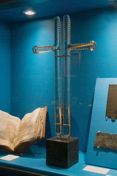 We whirl through the night and are consumed by fire, exhibition view. Courtesy of Treasure House of Liège Cathedral