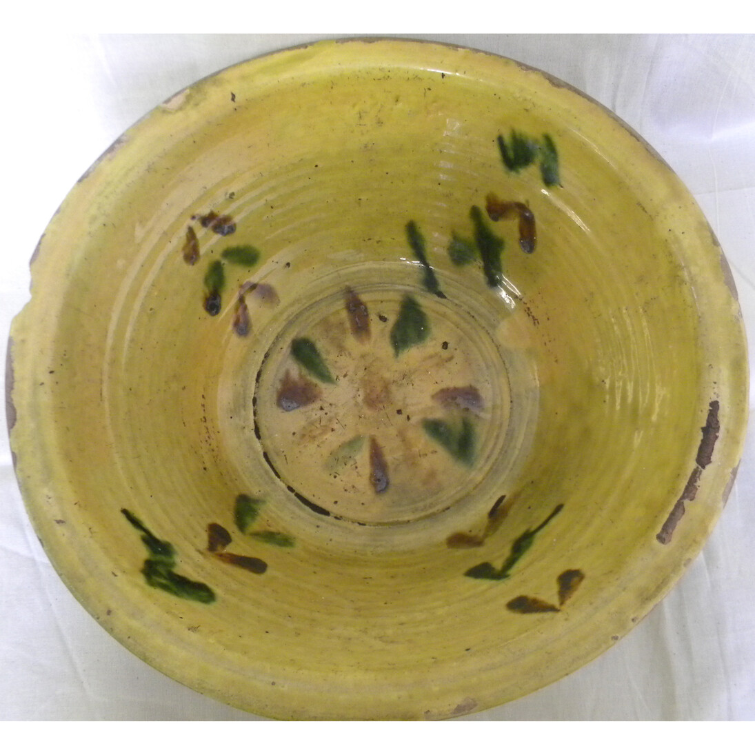 Νεότερα Χρόνια, Glazed Bowl with painted floral decoration, end of 19th century, Private Collection
